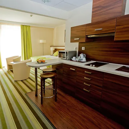 Ginkgo Hotel 4*